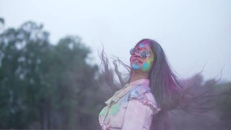 celebración del festival indio de holi en cámara lenta