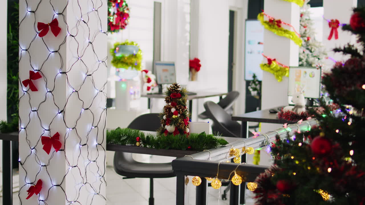 Christmas Decorations in the Office