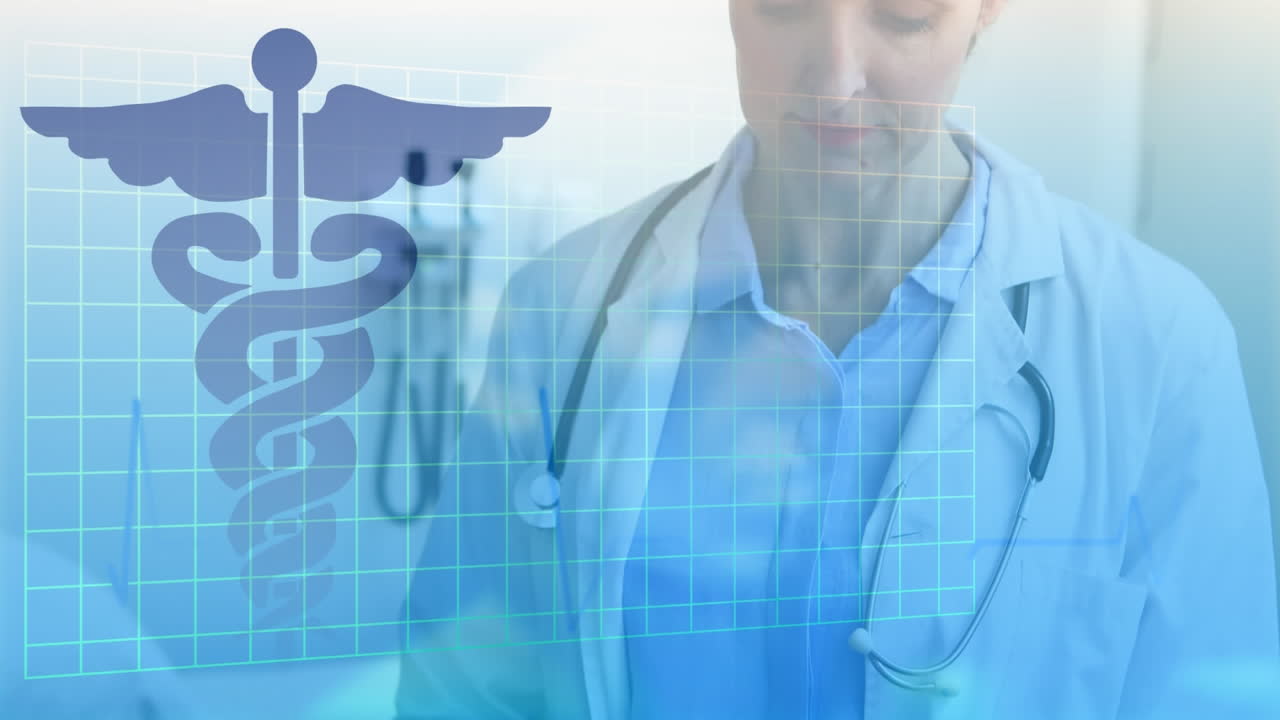 la doctora con el símbolo de caduceo usa una tableta, que simboliza la investigación médica y la red global.