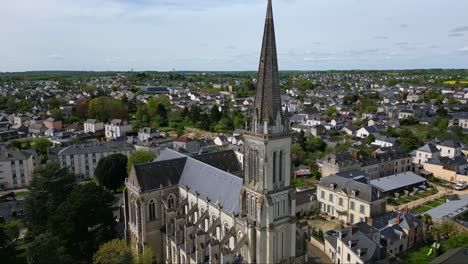 Iglesia-De-Saint-remi-O-Saint-remy,-Château-gontier-En-Francia