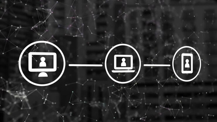 Animación de iconos y formas de medios sobre una ciudad