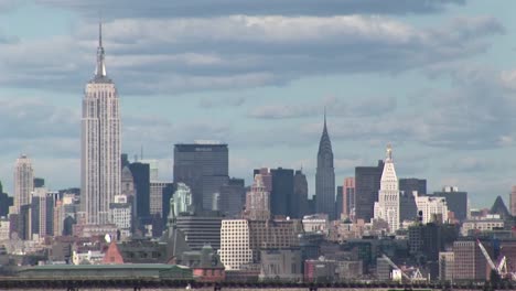 Las-Nubes-Se-Mueven-Sobre-Nueva-York-Nueva-York-1