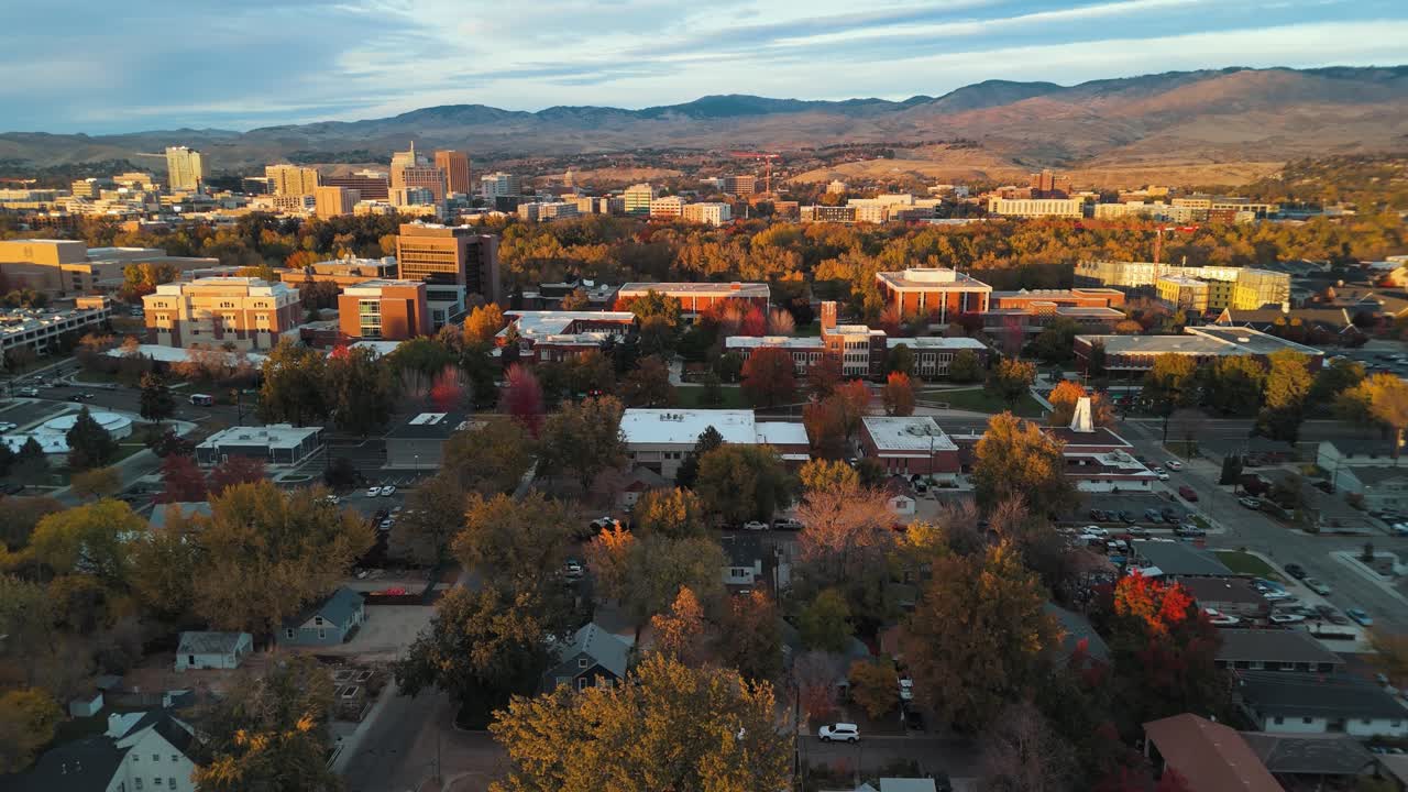 보이즈 주립 대학교에서 해가 지는 모습