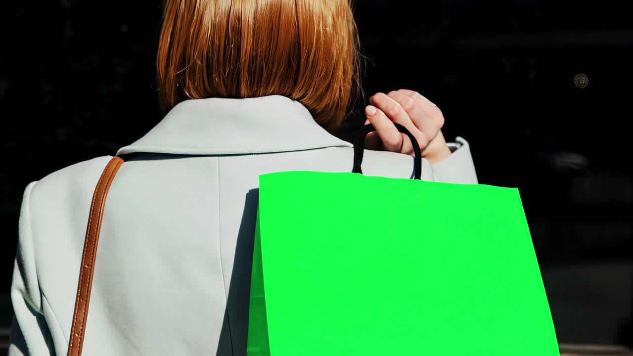 Paper shopping bag live mockup animation, transparent 4K video, green screen