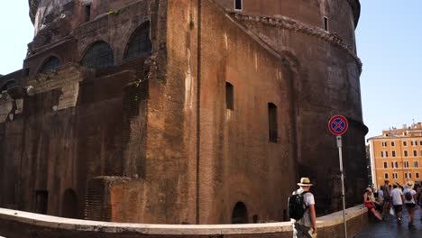 The-Pantheon,-behind-the-famous-building.-Rome,-Italy