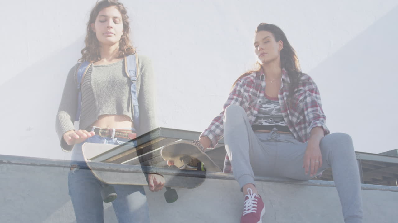 스케이팅하는 사람들의 이중 노출의 애니메이션