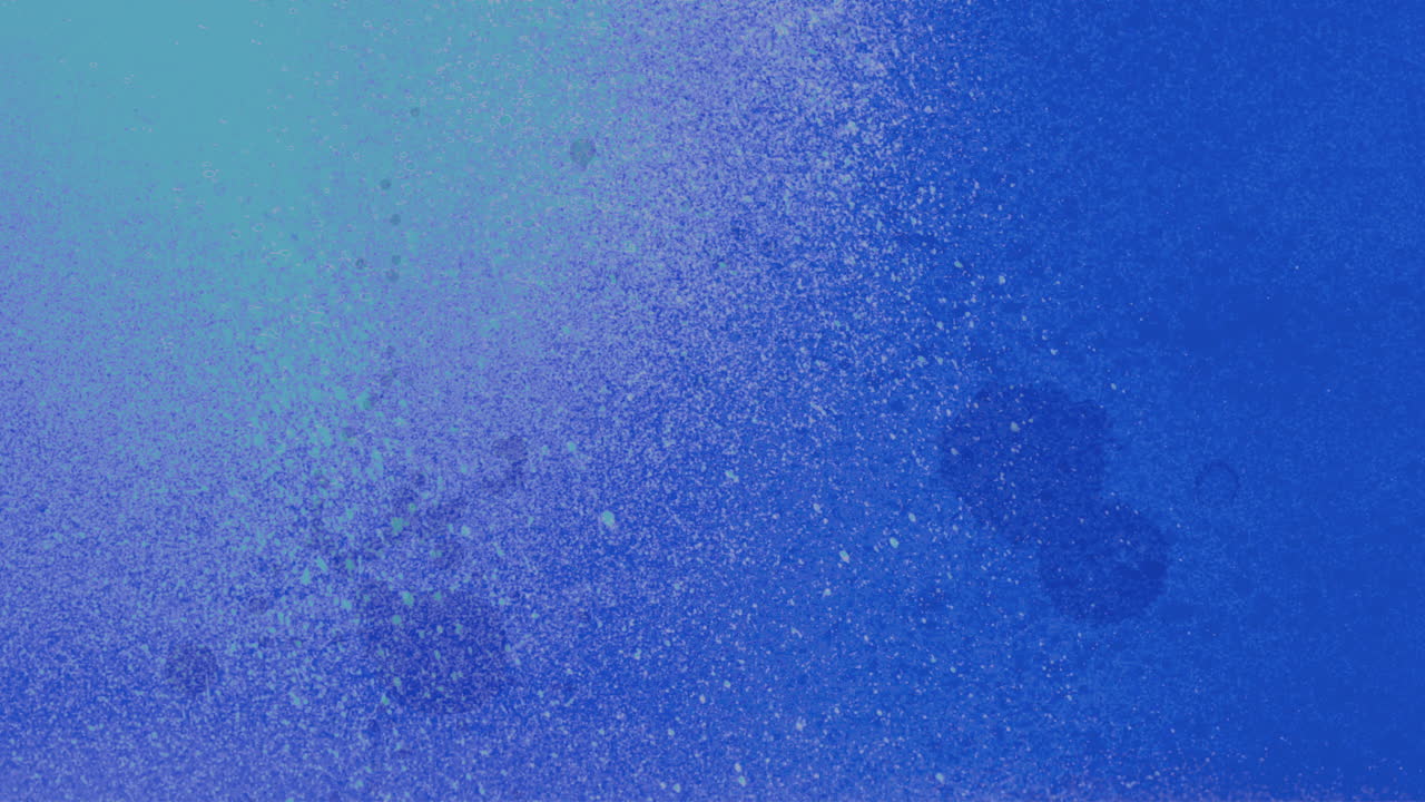 물방울이 떨어지는 검은 반점이 있는 진정시키는 파란색 배경