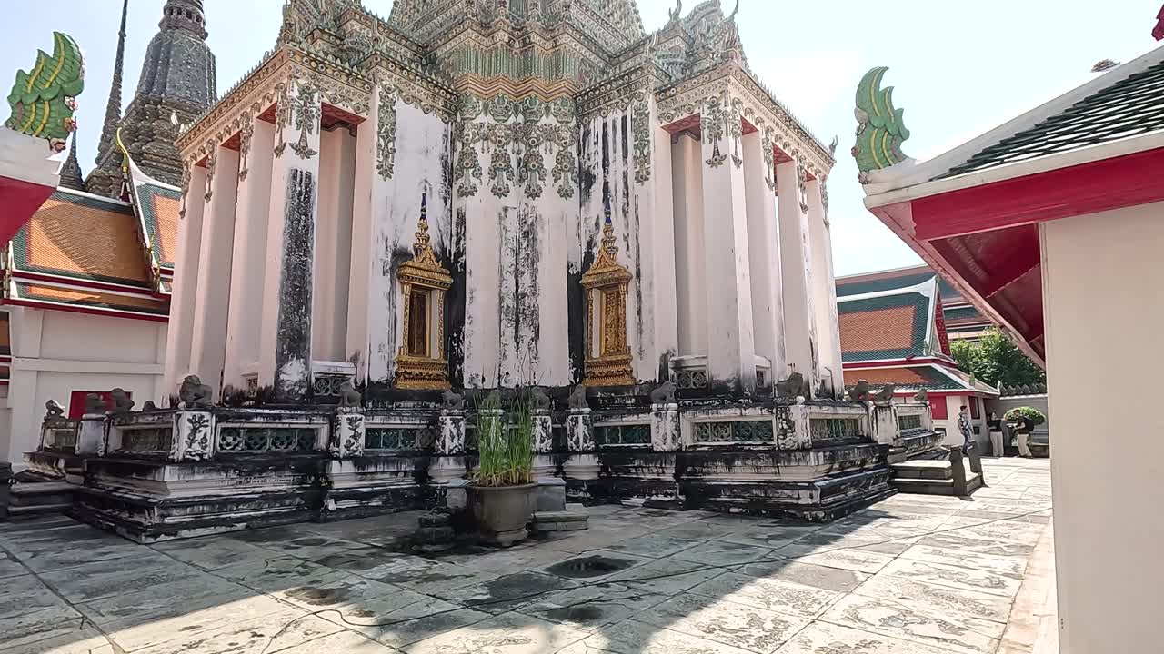 포 (wat pho) 의 건축물의 조용한 풍경