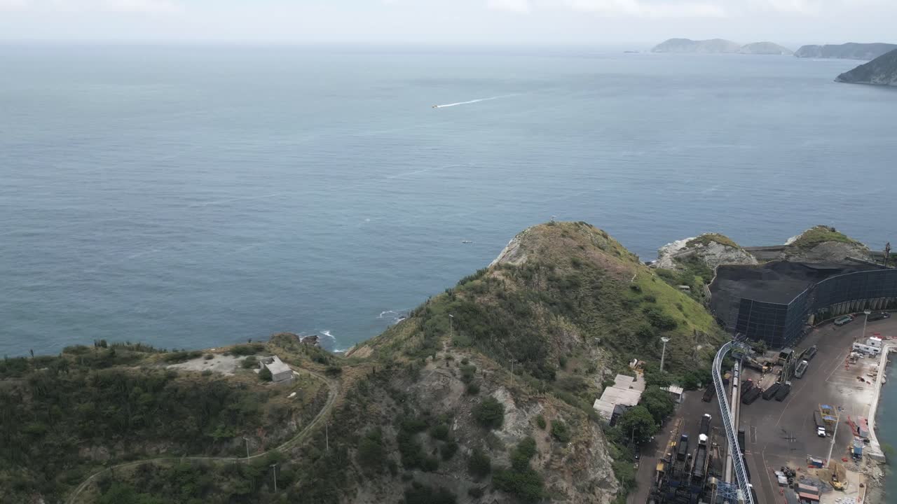 Puerto de Santa Marta, Colombia. Ripresa con drone che rivela il porto sul Mar dei Caraibi.