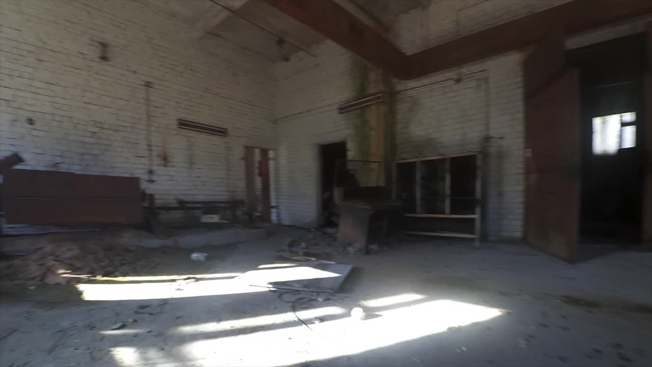 체르노빌은 지상과 위, 스타 웜우드, 코파치 마을과 확인 유치원, 원자로 #4의 새로운 석관, 붉은 숲과 프리피야트 도로 표지판, 수영장, 듀가 3