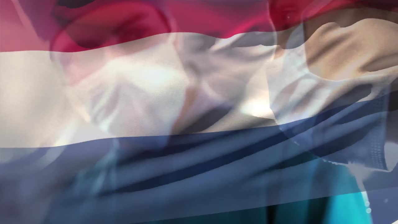 다양한 남성과 여성 외과 의사가 병원에서 수술을 하는 네덜란드  ⁇ 발의 애니메이션