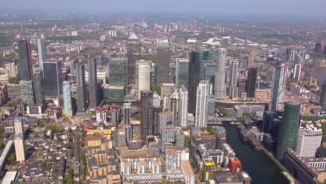 Aerial-view-of-the-Canary-Wharf-complex,-Isle-of-Dogs,-London,-UK