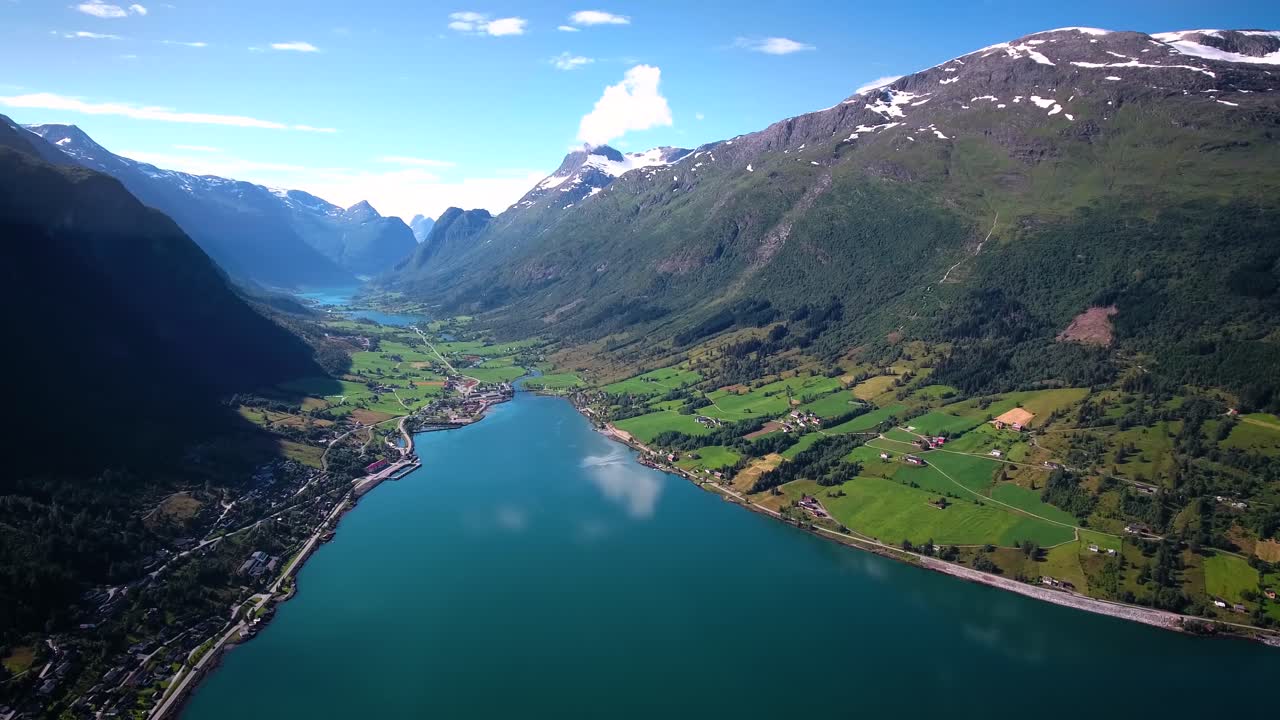 imágenes aéreas de la hermosa naturaleza de noruega.