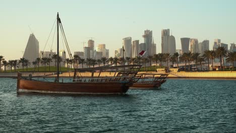 doha, el horizonte de qatar tomada por la tarde