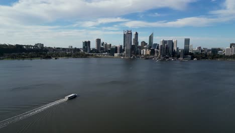 Vista-Aérea-Panorámica-De-La-Ciudad-De-Perth-Y-El-Río-Swan,-Perth,-Australia-Occidental.