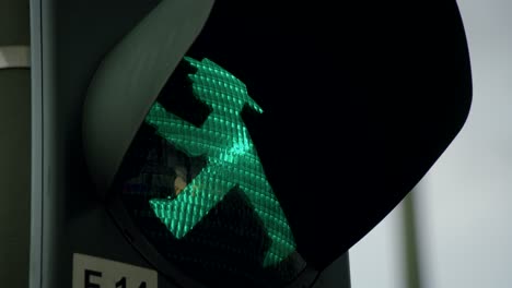 Famoso-Semáforo-Verde-En-El-Este-De-Berlín-Llamado-Ampelmann