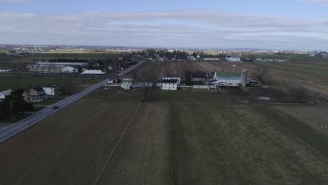 Boda-De-Una-Familia-Amish-Vista-Por-Un-Dron