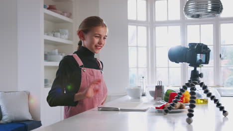 Junge-Vloggerin-Macht-Social-Media-Video-über-Kochen-Für-Das-Internet