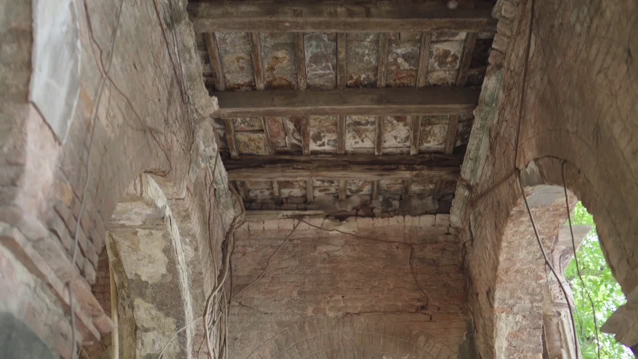 This Portuguese-built gate, located on the banks of the Ganges River in Hooghly district, is in ruins today due to lack of maintenance.