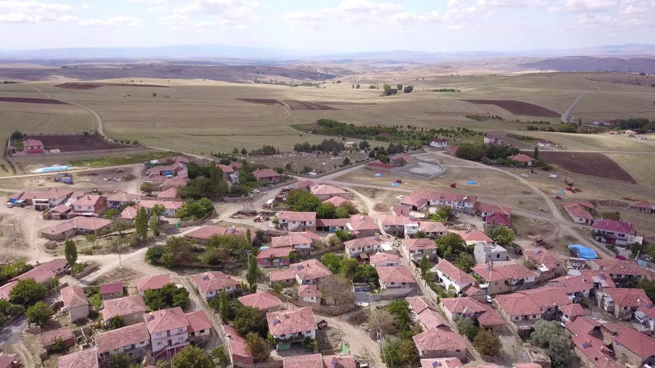 vista aérea de la aldea de yozgat basinayayla, turquía