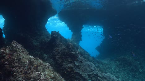 due finestre in raja ampat