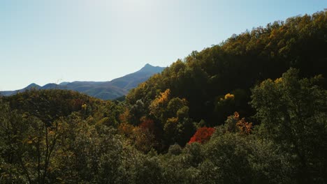 Drone-Despegando-En-La-Zona-Montañosa-De-Arbucies-En-El-Montseny,-Cataluña,-España