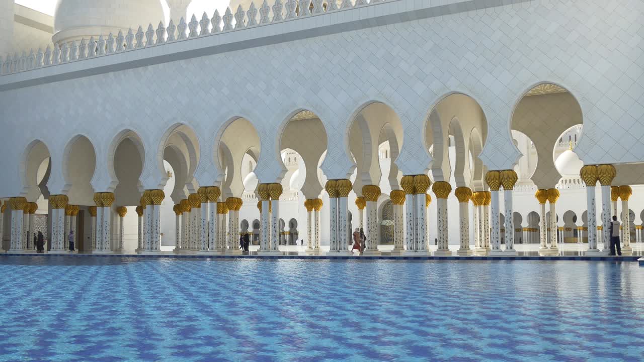 hora del día ciudad de abu dhabi más famosa gran mezquita sala lateral fuente panorama 4k emiratos árabes unidos