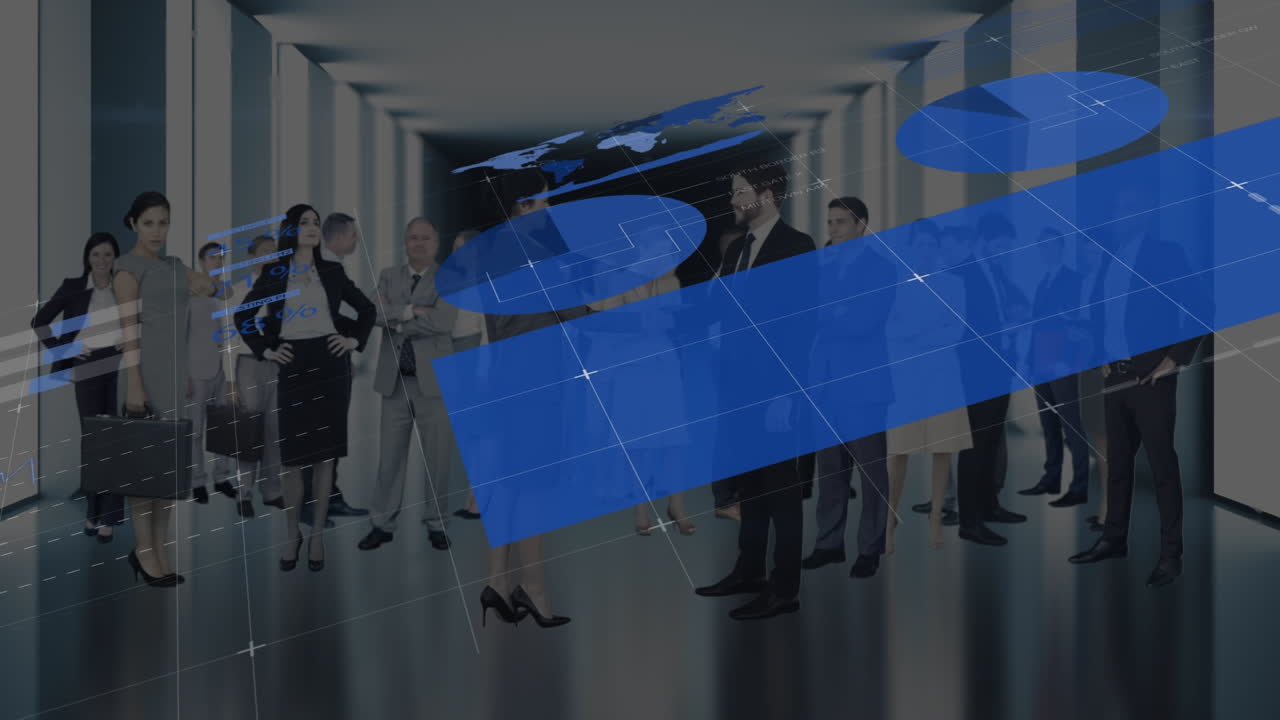 animación de datos financieros sobre una mujer de negocios caucásica y un hombre de negocios que se dan la mano