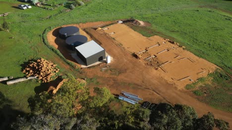 vista aérea de un nuevo desarrollo de viviendas, sitio de construcción, casa familiar moderna en australia occidental