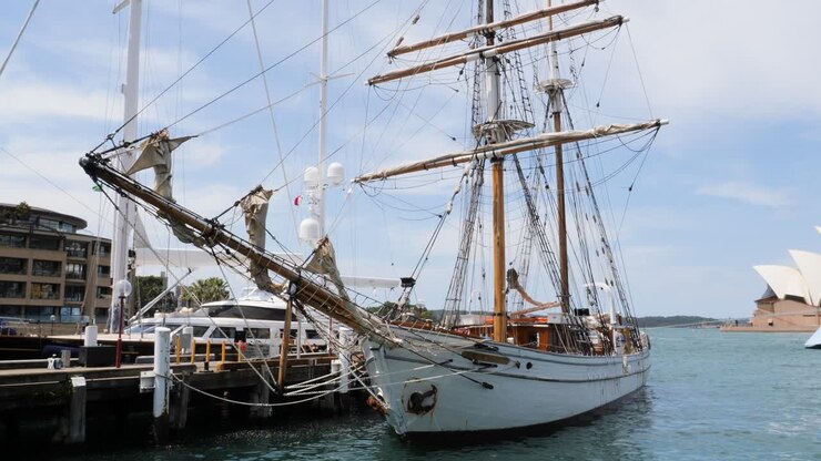 Veliero attraccato nel porto di Sydney, Australia