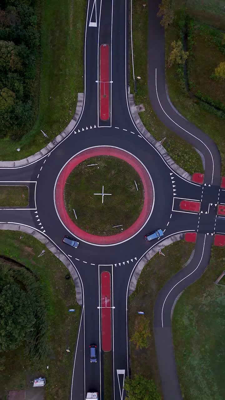 순환 교차로 의 공중 에서 볼 수 있는 모습