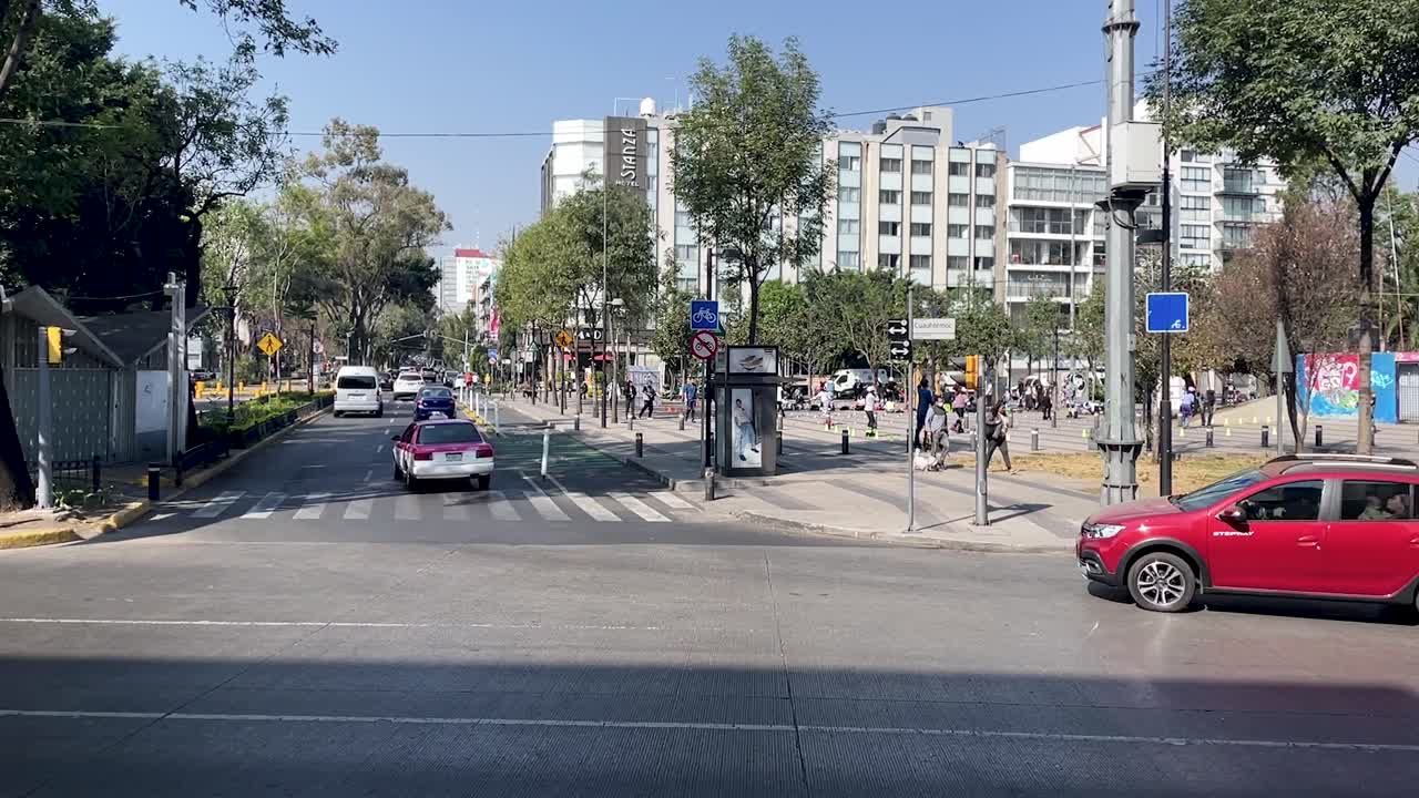 멕시코 시티 거리와 공원의 슬로우 모션 샷