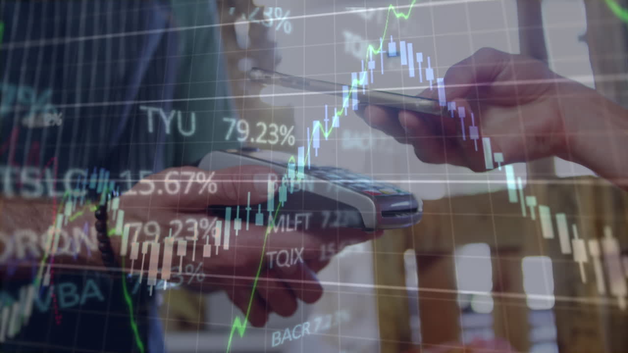 animazione dell'elaborazione dei dati sulla sezione centrale di una donna che usa uno smartphone per effettuare un pagamento in un caffè.