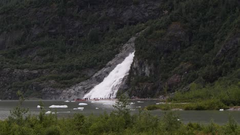 Nugget-Falls-and-Mendenhall-Lake-in-the-summertime,-Alaska