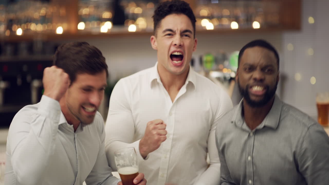 스포츠 팬들처럼 충성심을 아는 사람은 아무도 없습니다.