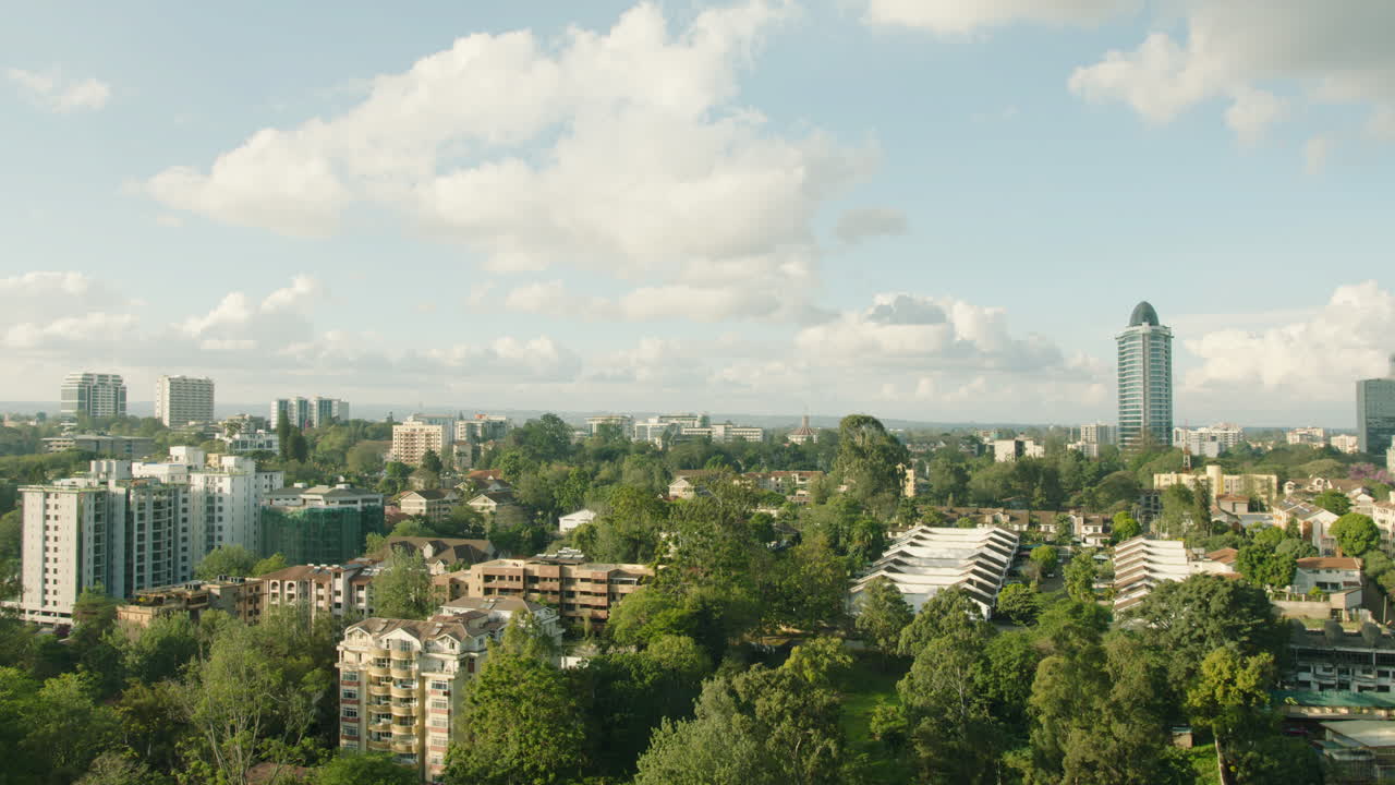 Belo plano estático do rico bairro de Westlands em Nairóbi, Quênia, África