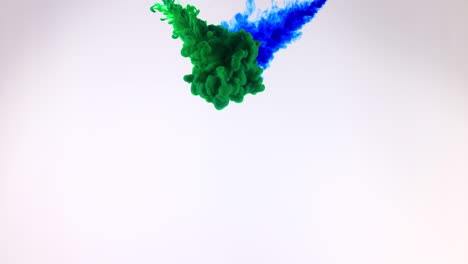 tinta en el agua