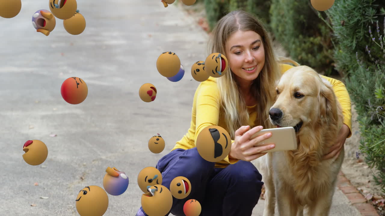 iconos emoji con una mujer tomando una selfie con su perro en el fondo 4k