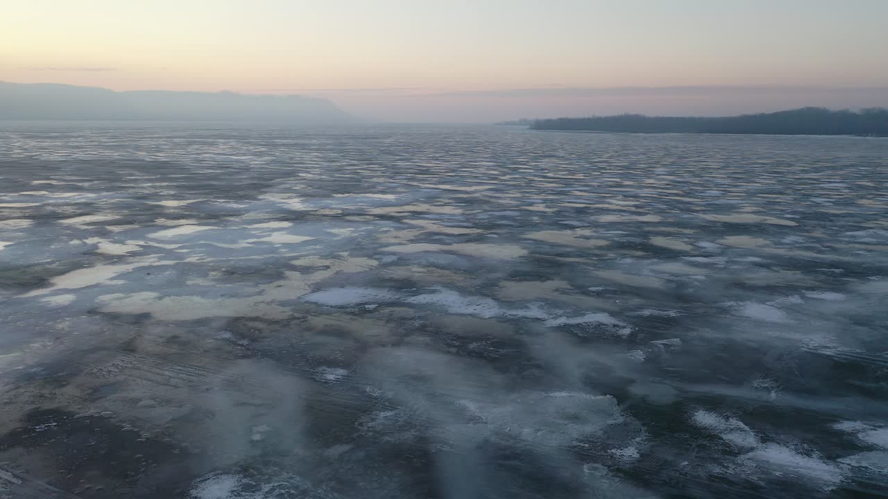 해가 뜨고 해가 지면 얼어붙은 강