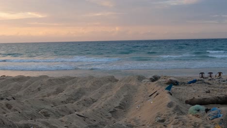 playa abandonada en gaza durante el conflicto bélico israel-hamas, 2024