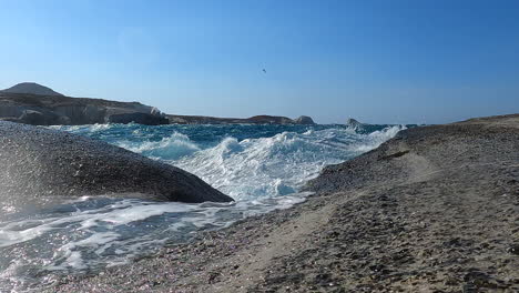 Costa-Rocosa-Del-Mar-Mediterráneo-En-Grecia