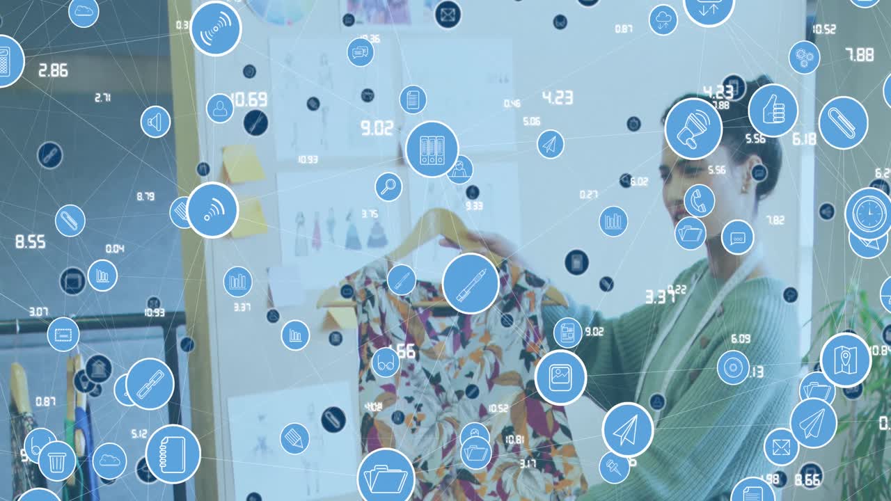 스튜디오에서 드레스를 들고 있는 양색 여성 패션 디자이너에 대한 아이콘 네트워크의 애니메이션