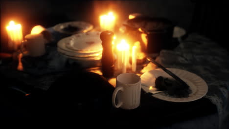 Table-setting-in-candlelight-at-night