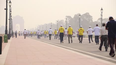 evento del maratón de delhi en la puerta de la india