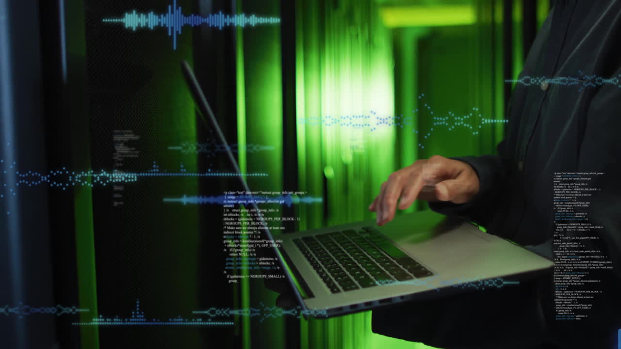 escribir en una computadora portátil, persona con formas de onda de sonido y animación de procesamiento de datos sobre fondo verde