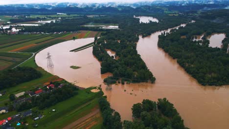 Horribles-Imágenes-Aéreas-De-Drones-4k-De-La-Región-De-Podravje-En-Eslovenia-En-Agosto