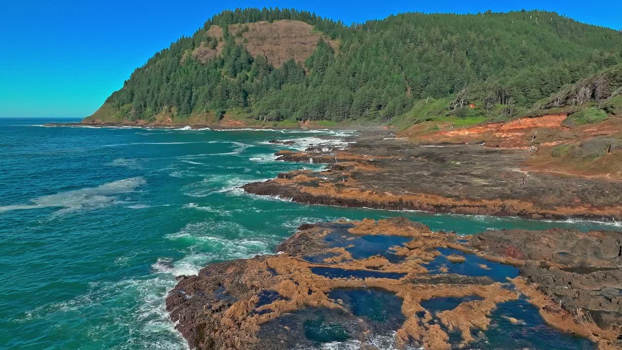 Located in the Cape Perpetua Scenic Area, just three miles south of Yachats Oregon, Thor's Well is a bowl-shaped hole carved out of the rough basalt shoreline