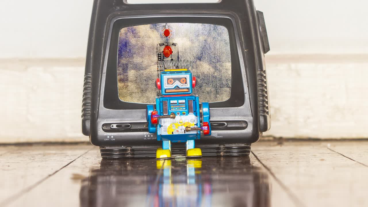 el loco bot del sombrero de aluminio habla de sus teorías de conspiración