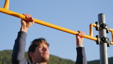 man doing pull-ups