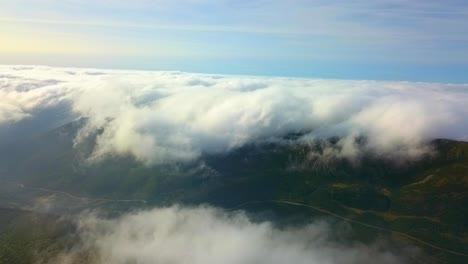 picos dreamscape: el viaje de un avión no tripulado revela el atractivo dramático del icónico pico de europa